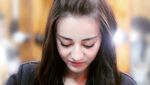Cantiknya Dilraba Dilmurat Saat Santap Kue Manis Favoritnya