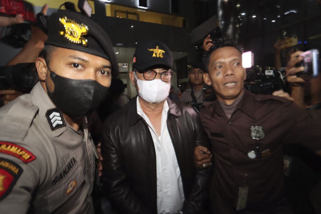 Eks Mentan Syahrul Yasin Limpo dijemput paksa pada Kamis (12/10) malam ini. (AP Photo/Antasena Kroen)