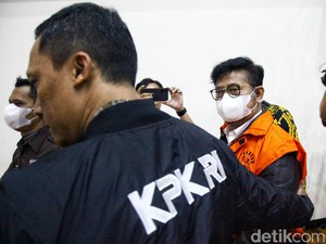 Duh! Aliran Duit Upeti ke SYL Diduga buat Bayar Alphard-Kartu Kredit