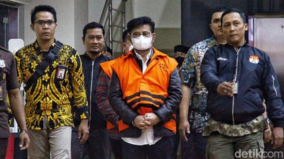 Foto-foto Eks Mentan Syahrul Yasin Limpo Berompi Oranye dan Diborgol