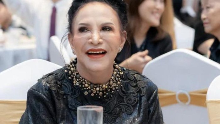 Foto Mpok Atiek Foto Mpok Atiek
