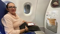 Mendengar berita bohong itu, Mpok Atiek, hanya tertawa dan gak mau ambil pusing. Foto: dok. Instagram @mpok.atiek