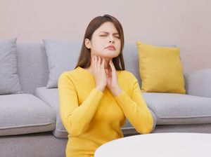 9 Penyebab Benjolan di Leher Akibat Infeksi hingga Kanker, serta Pengobatannya