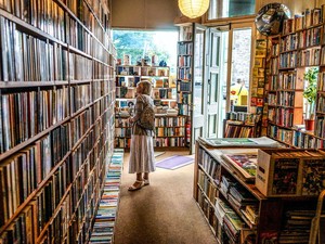 6 Rekomendasi Bookshop Cafe Nyaman di Bandung