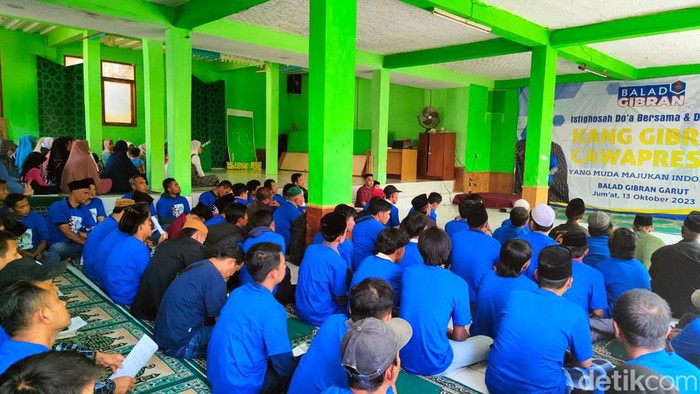 Istigosah dan doa bersama untuk Gibran