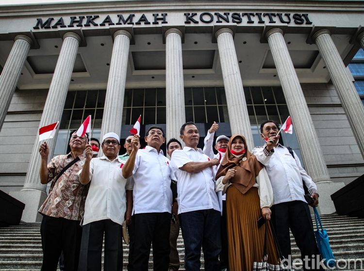 Ke MK, Relawan Jokowi-Kader Golkar Dukung Gibran Jadi Cawapres