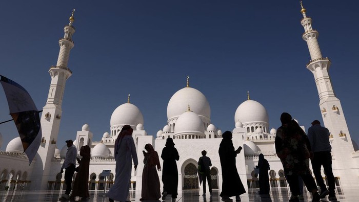 A general view of the Sheikh Zayed Grand Mosque in Abu Dhabi, United Arab Emirates, October 12, 2023. REUTERS/Amr Alfiky