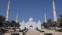 Pemandangan umum Masjid Agung Sheikh Zayed di Abu Dhabi, Uni Emirat Arab, Kamis (12/10/2023).  