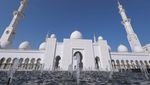 Kemegahan Masjid Agung Sheikh Zayed Abu Dhabi yang Punya 82 Kubah