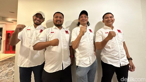 Ketua Projo NTB Imam Sofian (dua dari kanan) bersama sejumlah pengurus yang sudah tiba di Jakarta pada Jumat (13/10/2023).