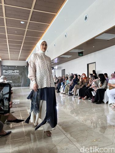 Kick-off Indonesia International Modest Fashion Festival (IN2MF) 2023 akan digelar pada 25-29 Oktober 2023 di JCC, Jakarta Pusat