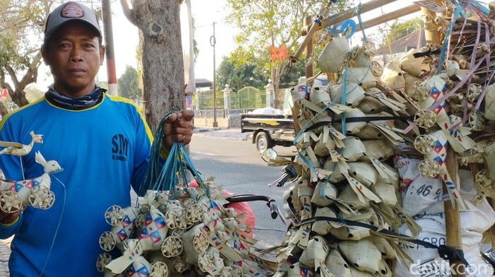 Kisah Pardi, Keliling Jawa-Madura Kayuh Sepeda Jajakan Mainan Daun Lontar