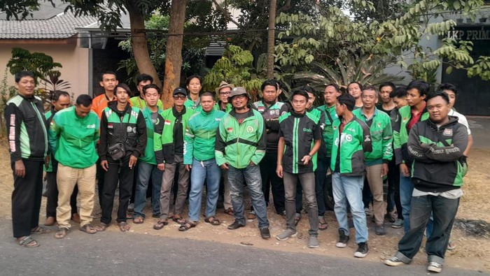 Komunitas ojek online GSJ di Subang dukung Gibran Rakabuming. (dok. istimewa).