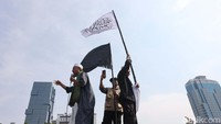 Perwakilan demonstran berorasi mengutuk serangan Israel terhdapap wilayah Palestina.  