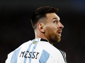 Saat Messi Diludahi Pemain Paraguay