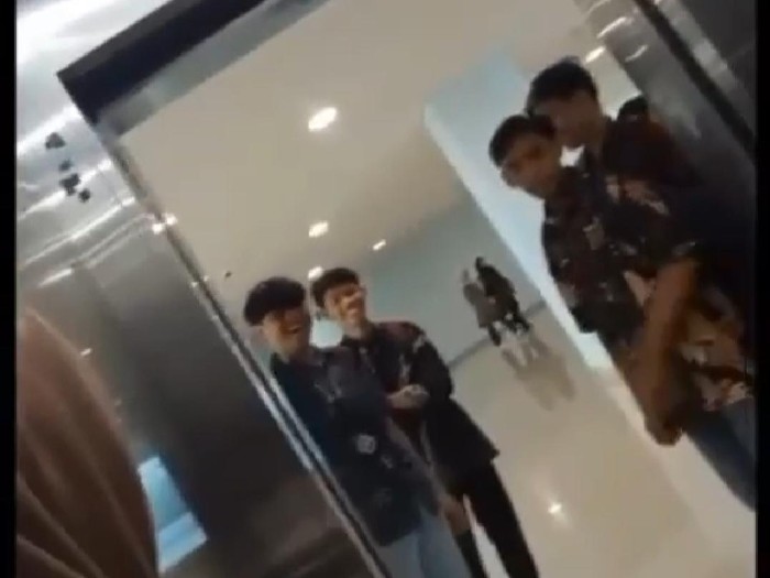 Mahasiswi UIN Sultan Thaha Syaifuddin Jambi Dibully dalam Lift