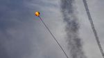 Momen Iron Dome Israel Berusaha Cegat Serangan Roket Hamas