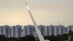 Momen Iron Dome Israel Berusaha Cegat Serangan Roket Hamas