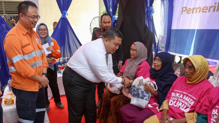 Guna mensukseskan mata bebas katarak 2023, Pengelola tambang emas Martabe, PT Agincourt Resources menggelar operasi katarak gratis sebanyak untuk 1.300 warga sekitar perusahaan.