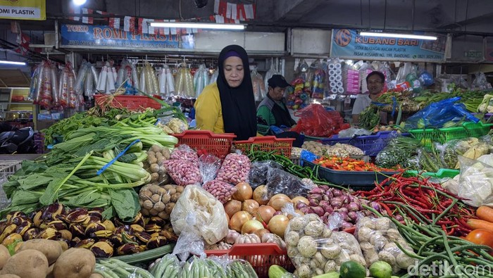 Pedagang di Pasar Kosambi Bandung