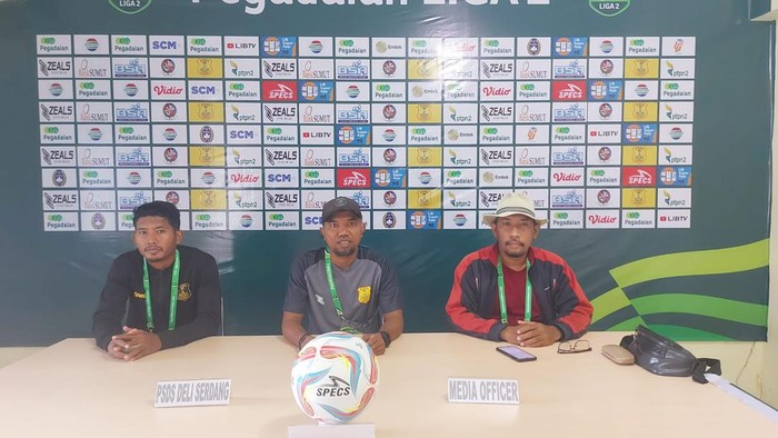 Pelatih dan pemain PSDS Deli Serdang saat konfrensi pers jelang laga menghadapi Persiraja Banda Aceh di Stadion Baharoeddin Siregar (Dok. Humas PSDS Deli Serdang)