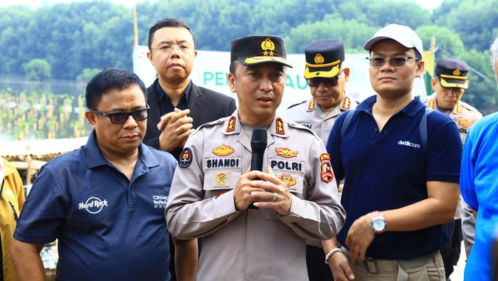 Penanaman mangrove oleh Div Humas Polri (dok. Humas Polri)
