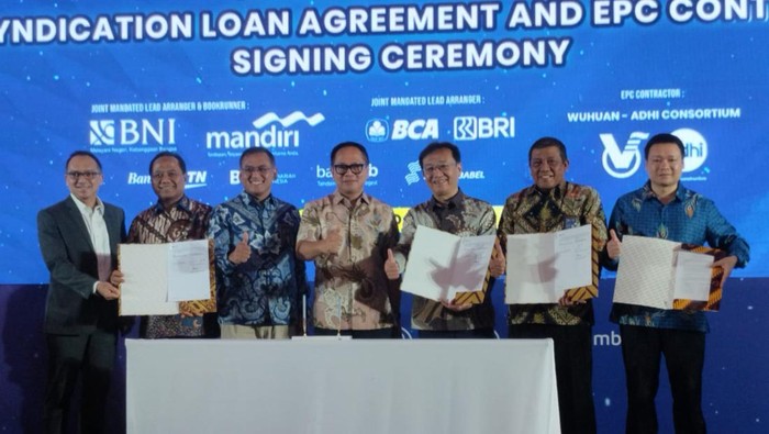 Penandatanangan pembiayaan untuk proyek pabrik Pusri IIIB di Palembang