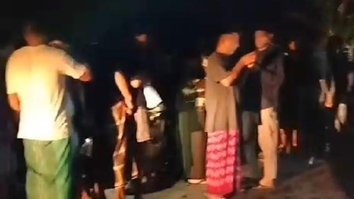 Suasana di lokasi seusai insiden penebasan di Kecamatan Kuripan, Lombok Barat, Kamis malam (12/10/2023).