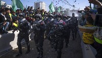 Brigade Al Qassam diprediksi memiliki 7.000-10.000 anggota, dengan sekitar 20.000 prajurit cadangan. Kelompok bersenjata itu dipimpin oleh Mohammed Deif, yang telah menjabat sejak 2002. (AP Photo/Adel Hana)   Brigade Al Qassam diprediksi memiliki 7.000-10.000 anggota, dengan sekitar 20.000 prajurit cadangan. Kelompok bersenjata itu dipimpin oleh Mohammed Deif, yang telah menjabat sejak 2002. (AP Photo/Adel Hana)
