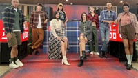 Pecinta lifewear dapat mengekspresikan diri bermain dengan berbagai pola dan warna yang dikurasi dengan baik didukung dengan sentuhan craftsmanship khas Jepang yang dikenal berkualitas unggul serta bahan yang nyaman.   