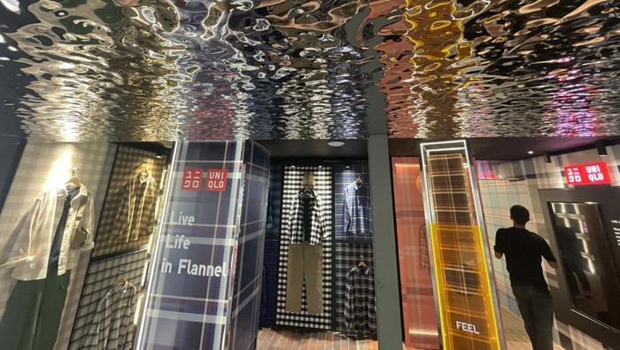 Potret Kemeja Flannel Makin Digemari Pasar Indonesia Kemeja flannel makin digemari warga Indonesia. Uniqlo membaca hal itu dengan menghadirkan Flannel Fall/Winter 2023.