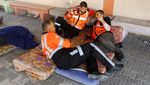 Tim Penyelamat Palestina Salat Jemaah di Tengah Perang Israel-Hamas