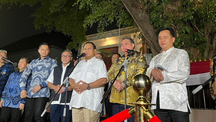 Prabowo dan para ketua umum partai KIM usai bertemu di Kertanegara
