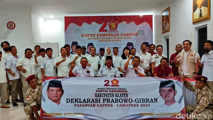 Rapimcam DPC Partai Gerindra Kabupaten Klaten dukung Gibran jadi cawapres Prabowo, Kamis (12/10/2023) malam. Rapimcam DPC Partai Gerindra Kabupaten Klaten dukung Gibran jadi cawapres Prabowo, Kamis (12/10/2023) malam.