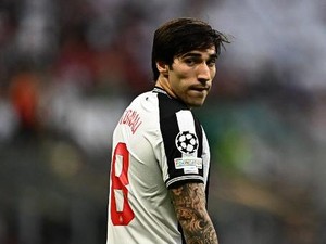 Kena Apes soal Tonali, Newcastle Bakal Tuntut AC Milan?