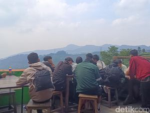 Pedagang Harap Penertiban Warpat Puncak dkk Dibatalkan: Kasihan Kita