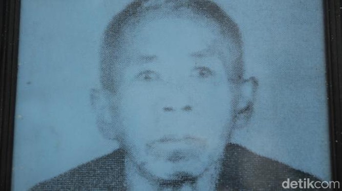 Sejarah bengkel ketok magic yang tekniknya diciptakan Ahmad Kaselan atau Mbah Turut asal Blitar.