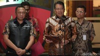 Diketahui, nama Edward disebut di sidang kasus korupsi BTS 4G dengan terdakwa mantan Menkominfo Johnny G Plate. Salah satunya oleh Direktur Utama PT Mora Telematika Indonesia, Galumbang Menak Simanjuntak.