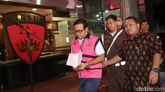 Sosok Tersangka ke-13 Kasus Korupsi BTS Kominfo
