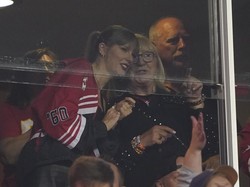 Foto Ini Bisa Jadi Bukti Taylor Swift & Travis Kelce Pacaran Bukan Cuma Gosip