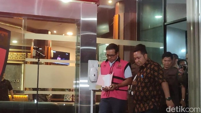 Tersangka baru kasus BTS Kominfo, Edward Hutahaean (Ondang/detikcom).