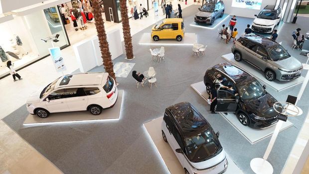 Test drive Wuling Almaz di Delipark Mall