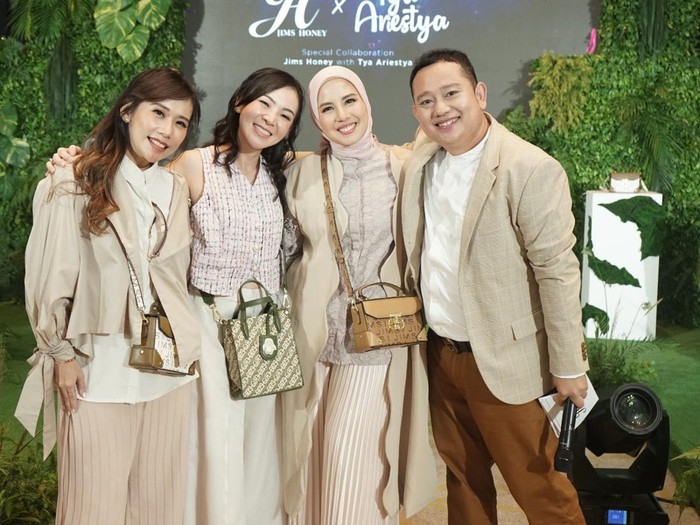 Tya Ariestya perkenalkan bisnis baru.