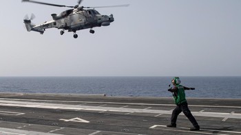 Alvi mengatakan karena masalah dalam negeri lawan mereka itu, kapal induk AS lebih fokus pada pamer kekuatan. Ini menunjukkan dukungan dan aliansi kuat Amerika dengan Israel, katanya. Foto: X.com