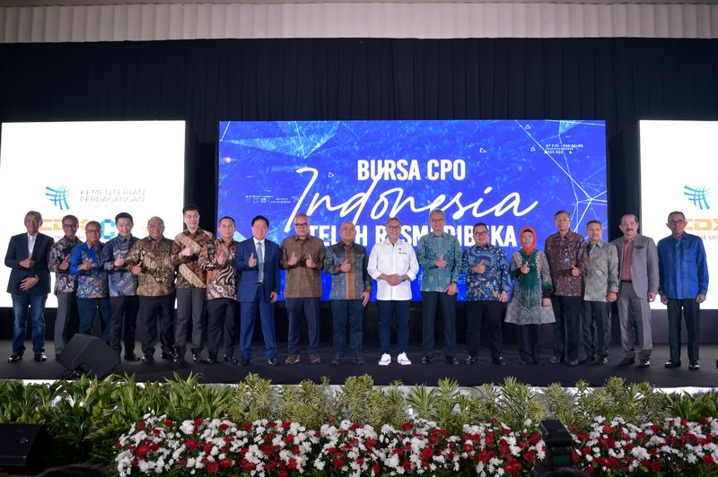 Zulkifli Hasan Luncurkan Bursa CPO
