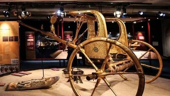 Kereta emas ditemukan di makam Raja Tutankhamun Foto: FB/History Archaeology People
