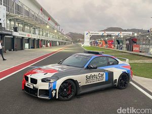 Pengalaman Langka Duduk dan Nyetir Safety Car MotoGP