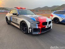 Melihat Langsung Safety Car BMW yang Kawal Marquez Cs saat Balapan