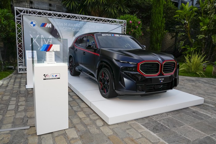 BMW XM Label Red