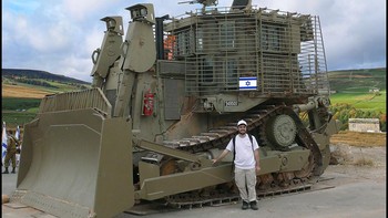 Teddy Bear juga dapat dilengkapi dengan instalasi senapan mesin, peluncur granat, atau proyektor asap untuk kemampuan tempur tambahan Foto: Wikipedia